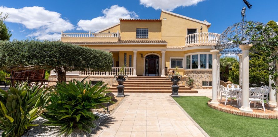 5 dormitorios Villa en San Vicente del Raspeig, Spain No. 111738