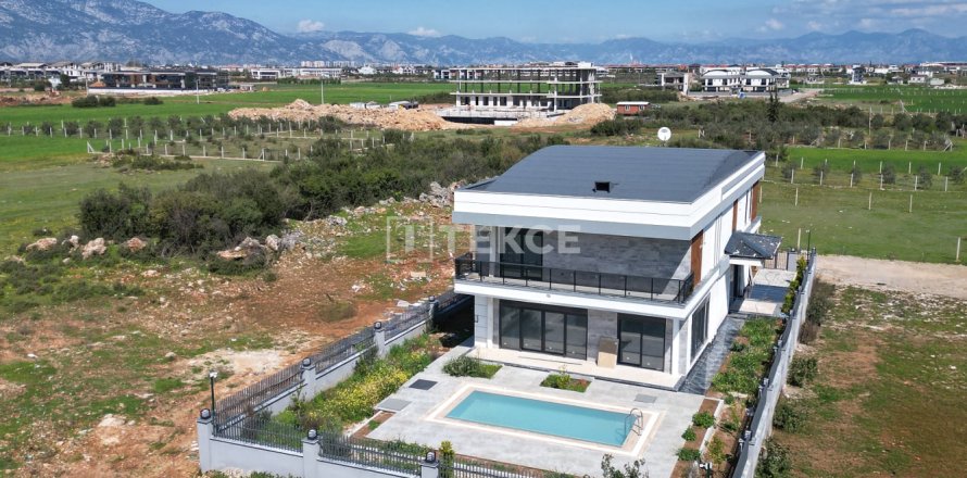 6 bedrooms Villa in Dosemealti, Turkey No. 14739