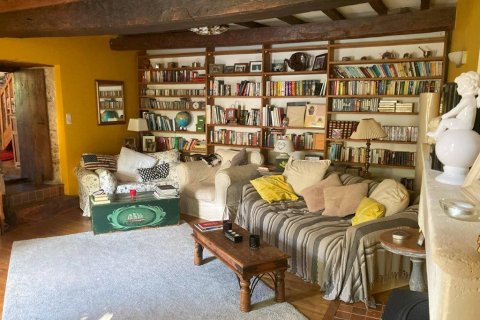 7 bedrooms House in Poullignac, France No. 69421 23