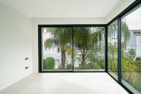 4 bedrooms Villa in Tan Xuan, Vietnam No. 83967 25