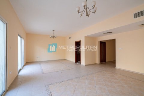 2 bedrooms Townhouse in Binh Duong, Vietnam No. 95098 4