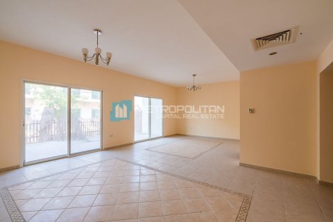 2 bedrooms Townhouse in Binh Duong, Vietnam No. 95098 2