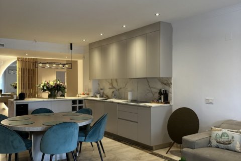 4 bedrooms Apartment in Estepona, Spain No. 27280