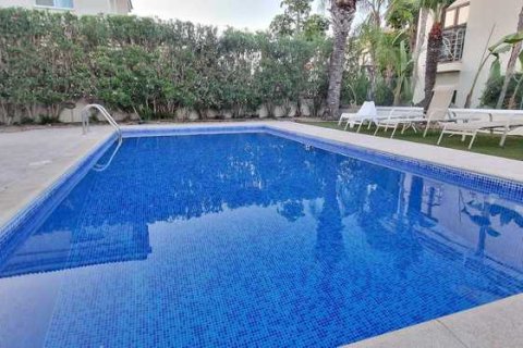 Вилла с 3 спальнями в Паралимни, Кипр №71906 3