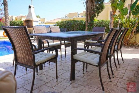 Вилла с 3 спальнями в Паралимни, Кипр №71906 5