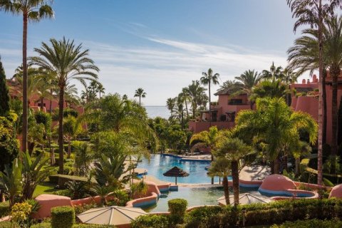 3 bedrooms Duplex in Estepona, Spain No. 27336