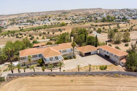 6 bedrooms House in Tseri, Cyprus No. 82447 7