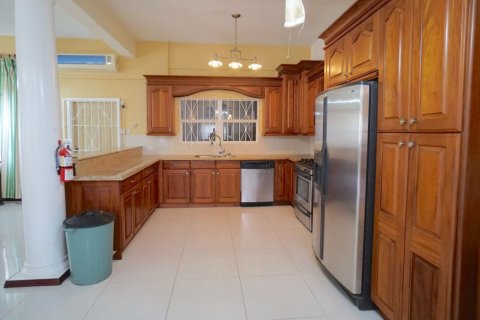 6 bedrooms Villa in Basseterre, Saint Kitts and Nevis No. 61484 5