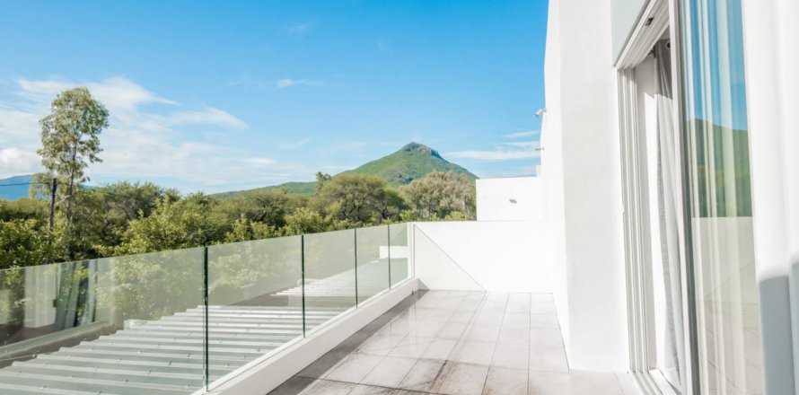 3 bedrooms Apartment in Tamarin, Mauritius No. 86480