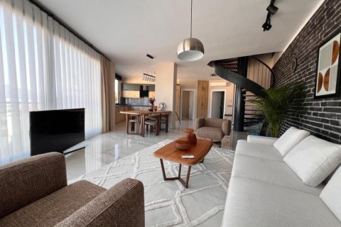 4 rooms Apartment in Alanya, Turkey No. 92986