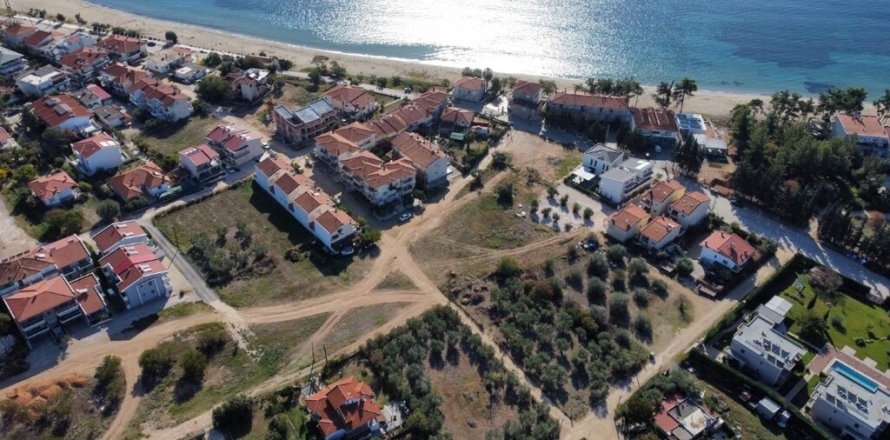 768m² Land in Polygyros, Greece No. 109034