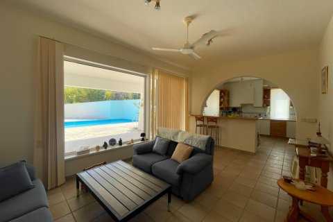 5 bedrooms Villa in Paphos, Cyprus No. 37523 14