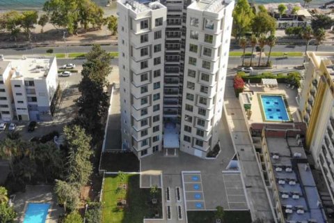 2 bedrooms Apartment in Agios Tychonas, Cyprus No. 82853 1