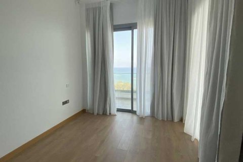 2 bedrooms Apartment in Agios Tychonas, Cyprus No. 82853 6