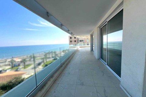 4 bedrooms Apartment in Larnaca, Cyprus No. 77408 4