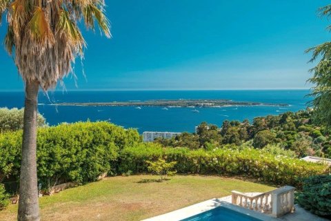 6 bedrooms Villa in Cannes, France No. 100303 3