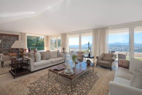 5 bedrooms Villa in Le Cannet, France No. 99781 6