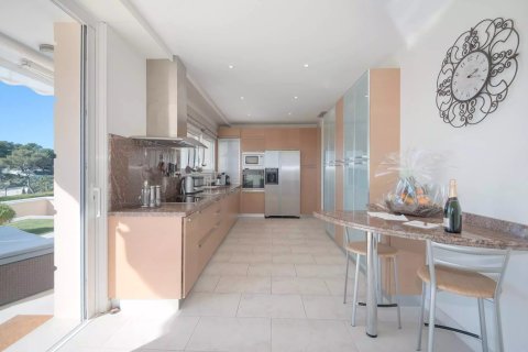 5 bedrooms Villa in Le Cannet, France No. 99781 15