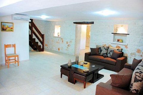 Дом с 5 спальнями в Закинтос, Греция №24659 16