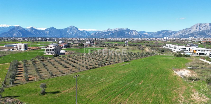 2885m² Land in Dosemealti, Turkey No. 123331