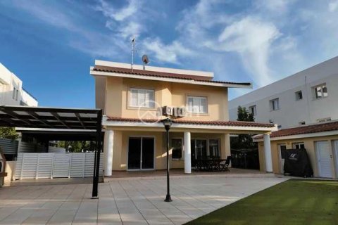 5 dormitorios House en Strovolos, Cyprus No. 63369 1
