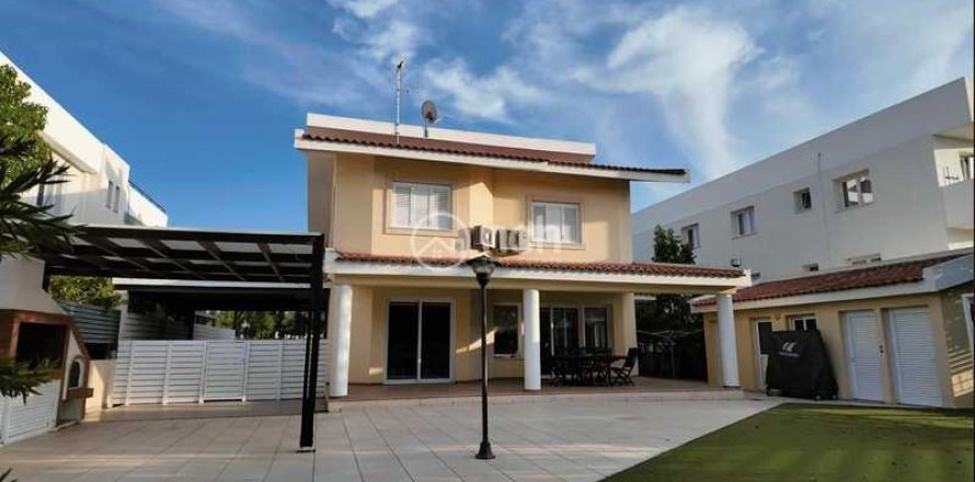 5 dormitorios House en Strovolos, Cyprus No. 63369