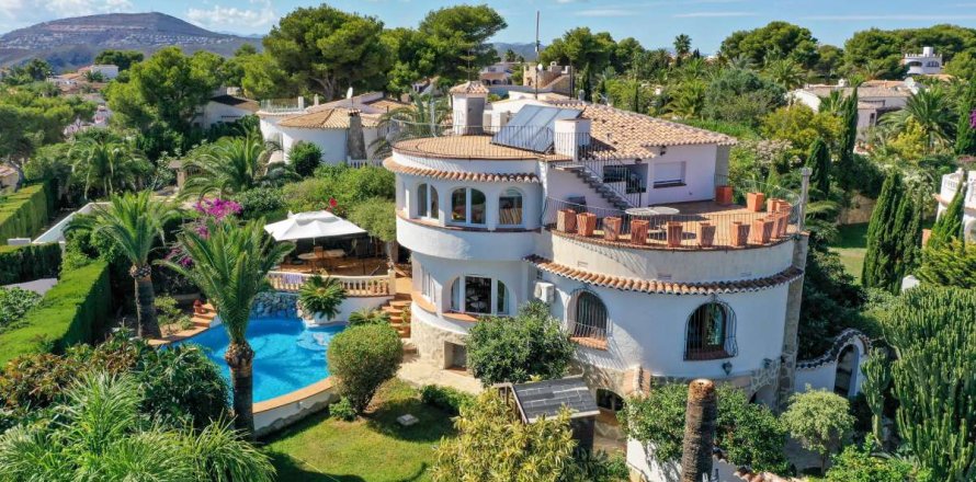 5 bedrooms Villa in Javea, Spain No. 85402