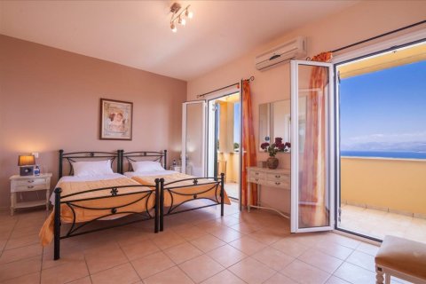 3 bedrooms Villa in Corfu, Greece No. 61615 13