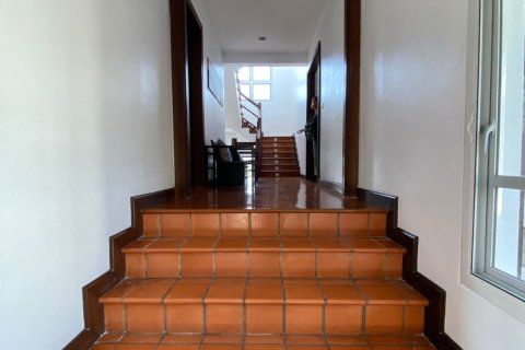 4 bedrooms House in Chiang Mai, Thailand No. 1376 7