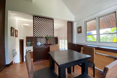 4 bedrooms House in Chiang Mai, Thailand No. 1376 3