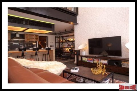 5 bedrooms Duplex in Bangkok, Thailand No. 95930 1
