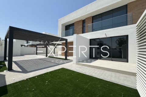 5 bedrooms Villa in Bavaria Town, Vietnam No. 70575 4