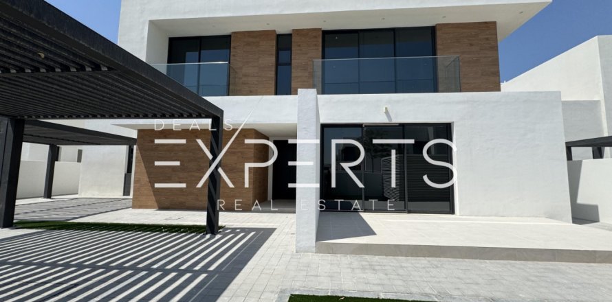 5 bedrooms Villa in Bavaria Town, Vietnam No. 70575