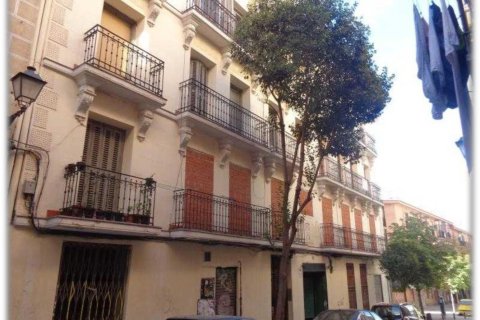 2041m² Commercial property en Madrid, Spain No. 99154