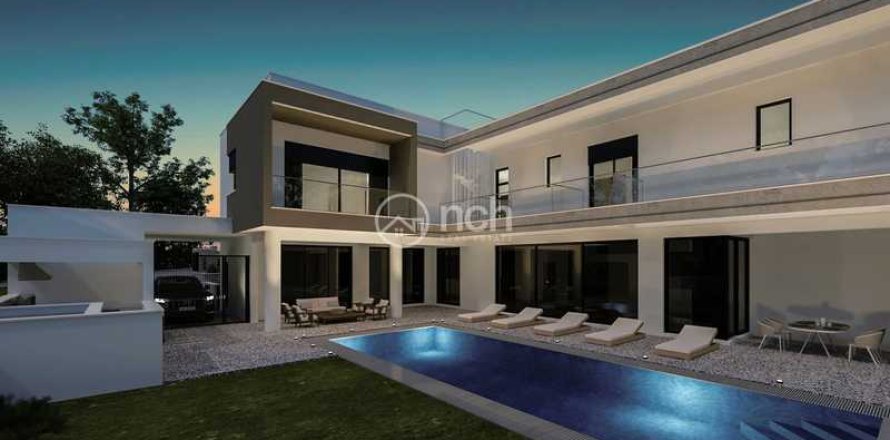 4 bedrooms Villa in Agios Athanasios, Cyprus No. 75640