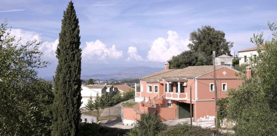 4 bedrooms Villa in Corfu, Greece No. 104940