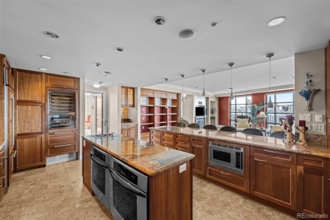 3 bedrooms Condo  in Denver, USA No. 61992 11