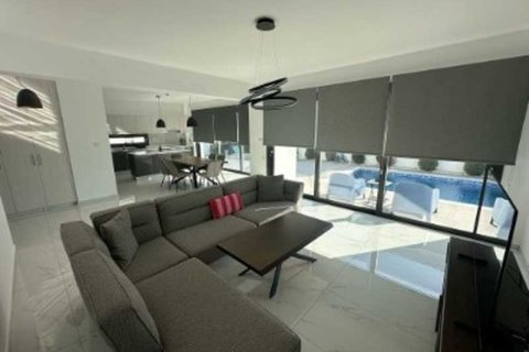 4 bedrooms Villa in Livadia, Cyprus No. 100940 9
