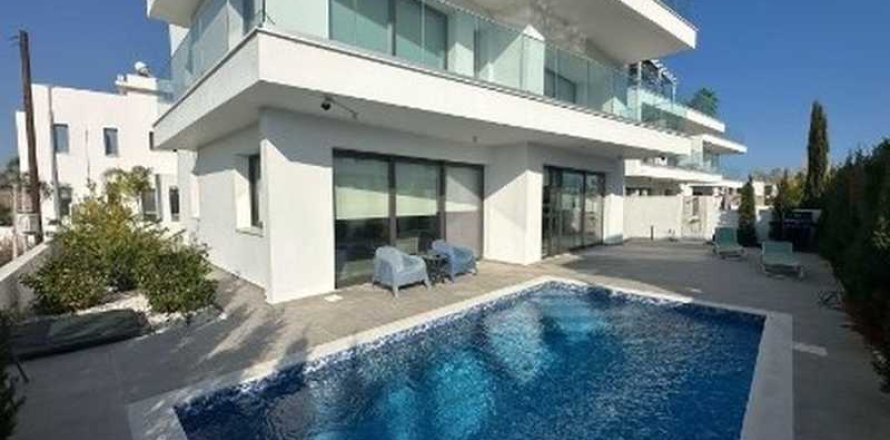 4 bedrooms Villa in Livadia, Cyprus No. 100940