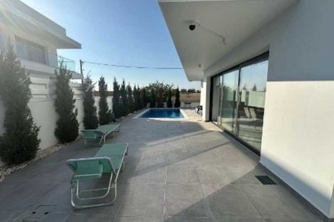 4 bedrooms Villa in Livadia, Cyprus No. 100940 3