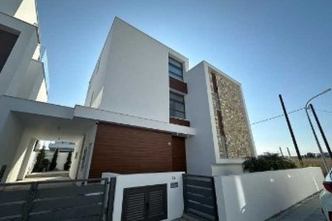 4 bedrooms Villa in Livadia, Cyprus No. 100940 2