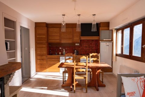 2 bedrooms Apartment in Savoie, France No. 99512 3