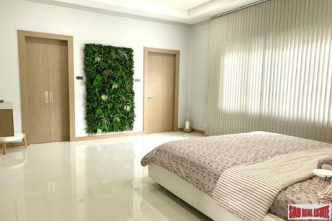 4 bedrooms Villa in Pattaya, Thailand No. 96600 16