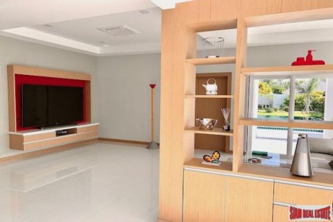 4 bedrooms Villa in Pattaya, Thailand No. 96600 14