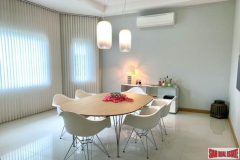 4 bedrooms Villa in Pattaya, Thailand No. 96600 15