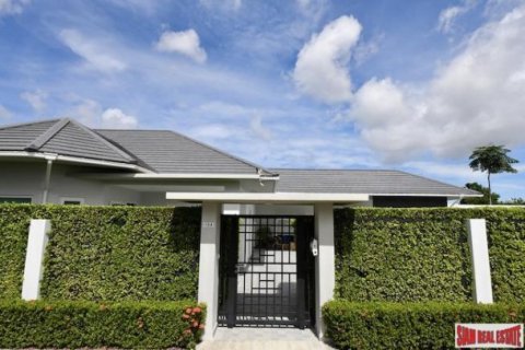 4 bedrooms Villa in Pattaya, Thailand No. 96600 5