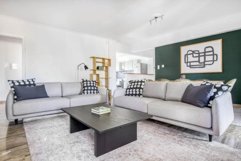 3 bedrooms Apartment in Voula, Greece No. 117646 1