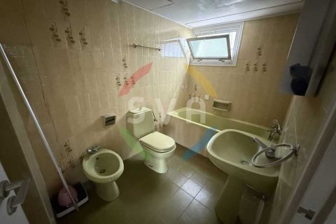 3 bedrooms Apartment in Limassol, Cyprus No. 82108 6