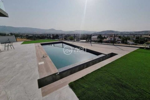4 bedrooms House in Parekklisia, Cyprus No. 75824 1