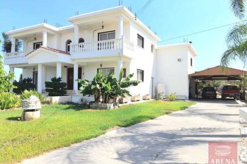 5 bedrooms Villa in Anafotia, Cyprus No. 79646 4
